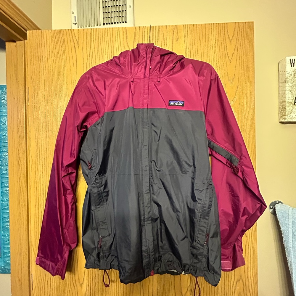 Patagonia woman’s maroon raincoat